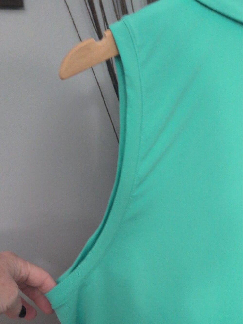 Lilly Pulitzer UPF 50+ Luxletic Alister Polo Sleeveless V-Neck Tank - Teal - Picture 7 of 9